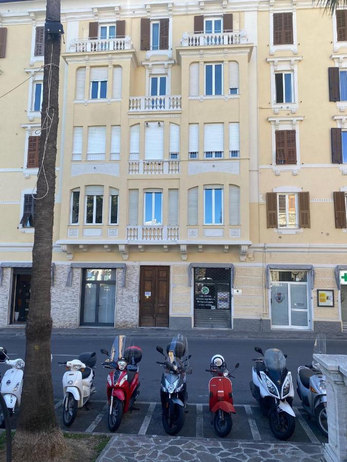 Casa Celeste, Bilocale Nel Pieno Centro Di Alassio Eksteriør bilde